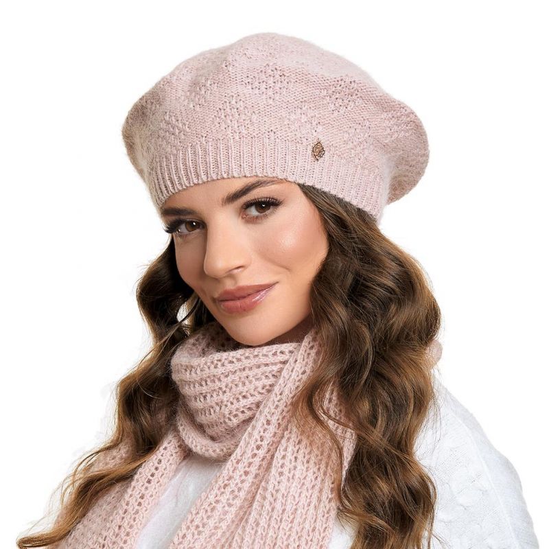 Beret damski z angory Loca Łosoś